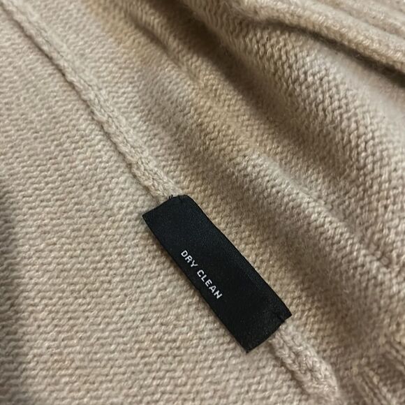 Sutton Studio Cashmere cardigan. Medium. - Picture 6 of 10